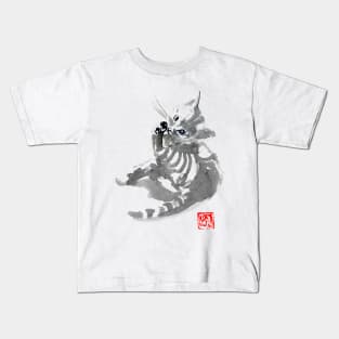 washing cat Kids T-Shirt